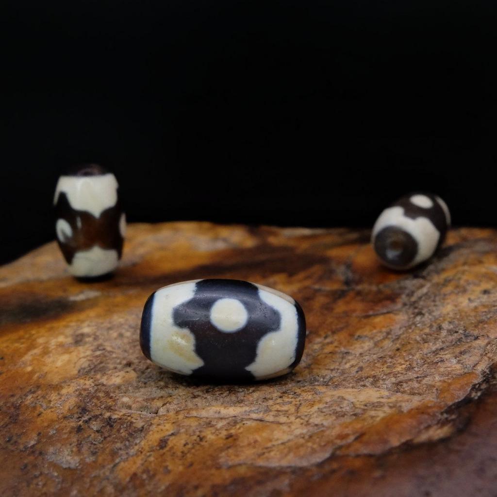 Бусина Дзи Васту N°6