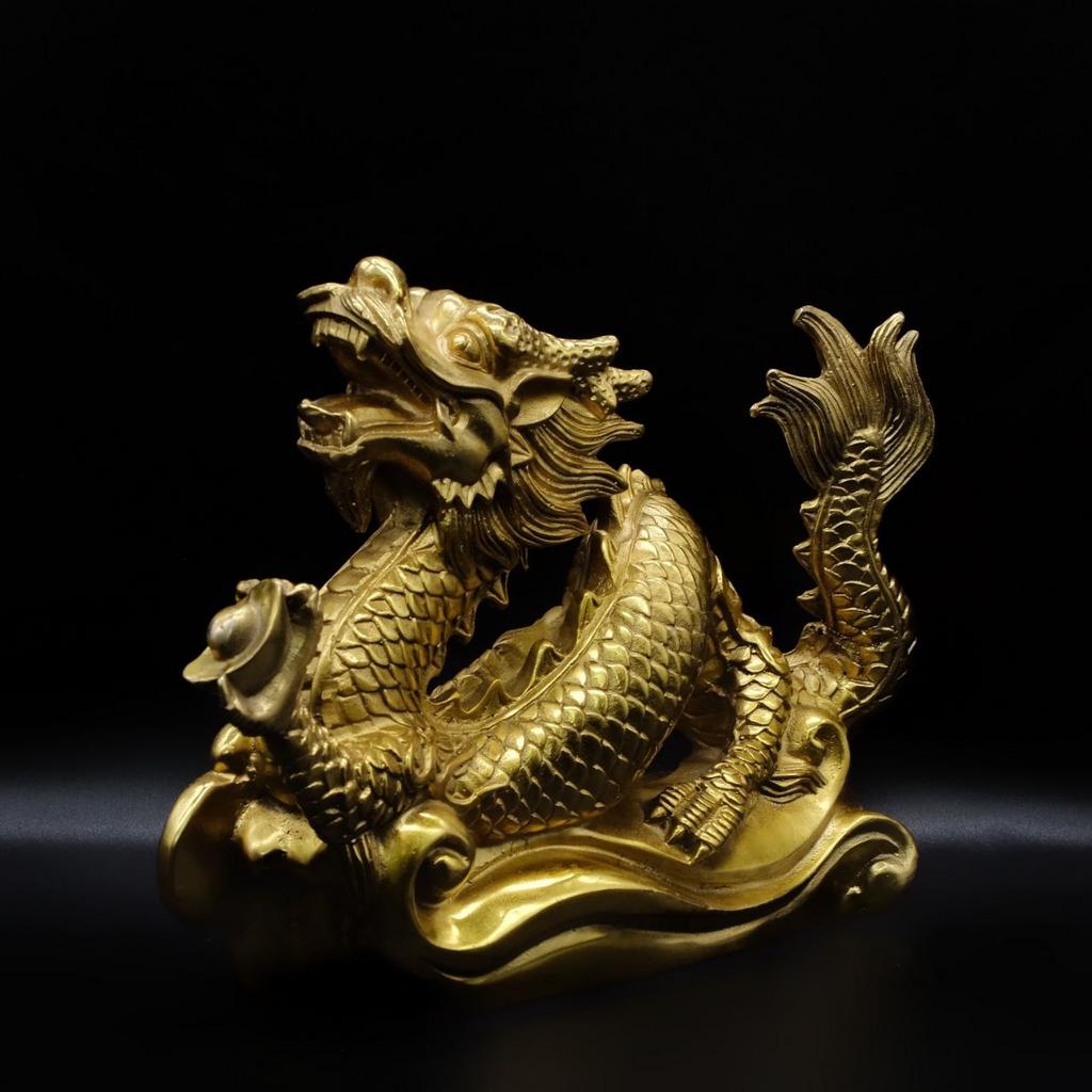 Дракон с золотым слитком N°2