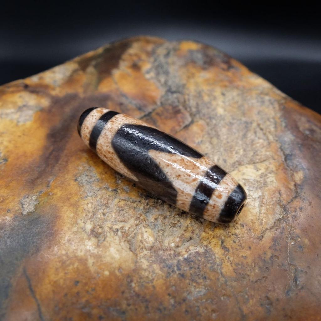 Бусина Дзи Зубы Тигра N°80