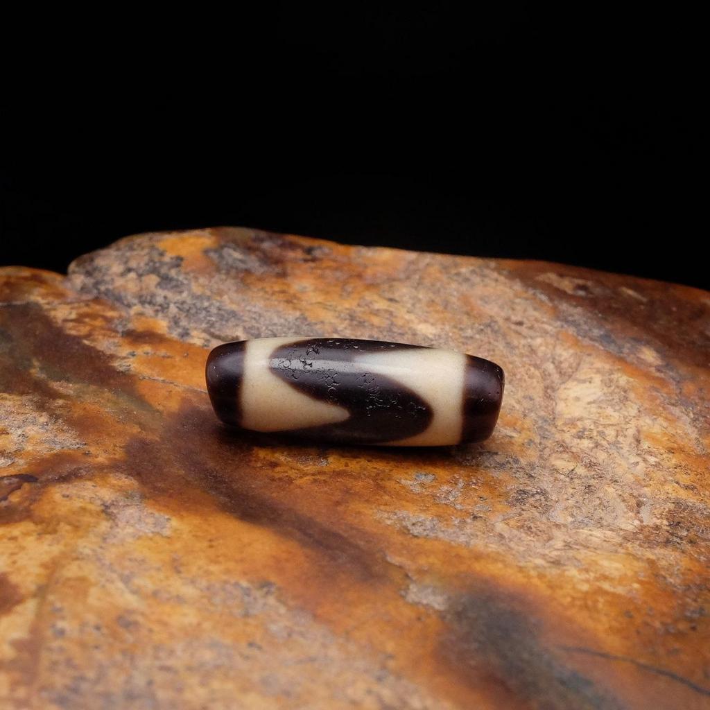 Бусина Дзи Зубы Тигра N°84 original