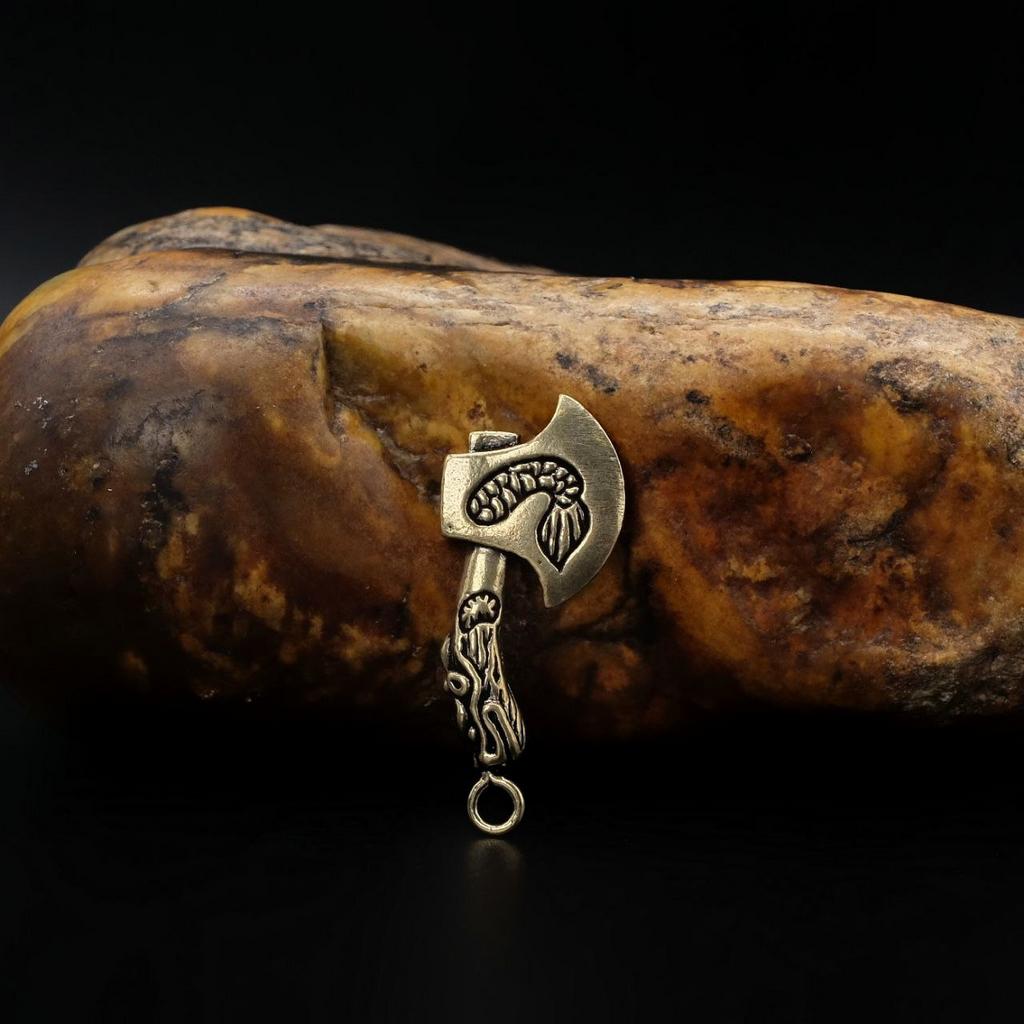 Подвеска топор с водяным драконом