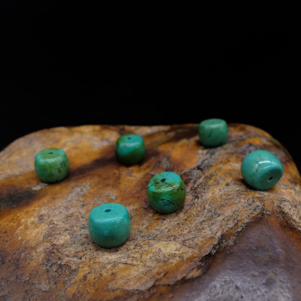 Бусина стабилизированная бирюза маленькая