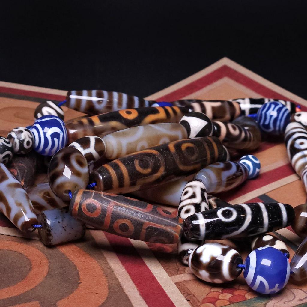 Набор бусин Дзи (60 штук)