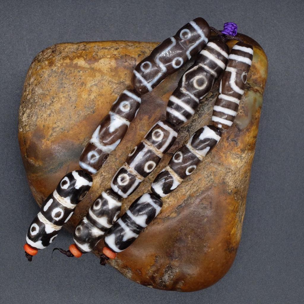 Набор бусин Дзи (9 штук)