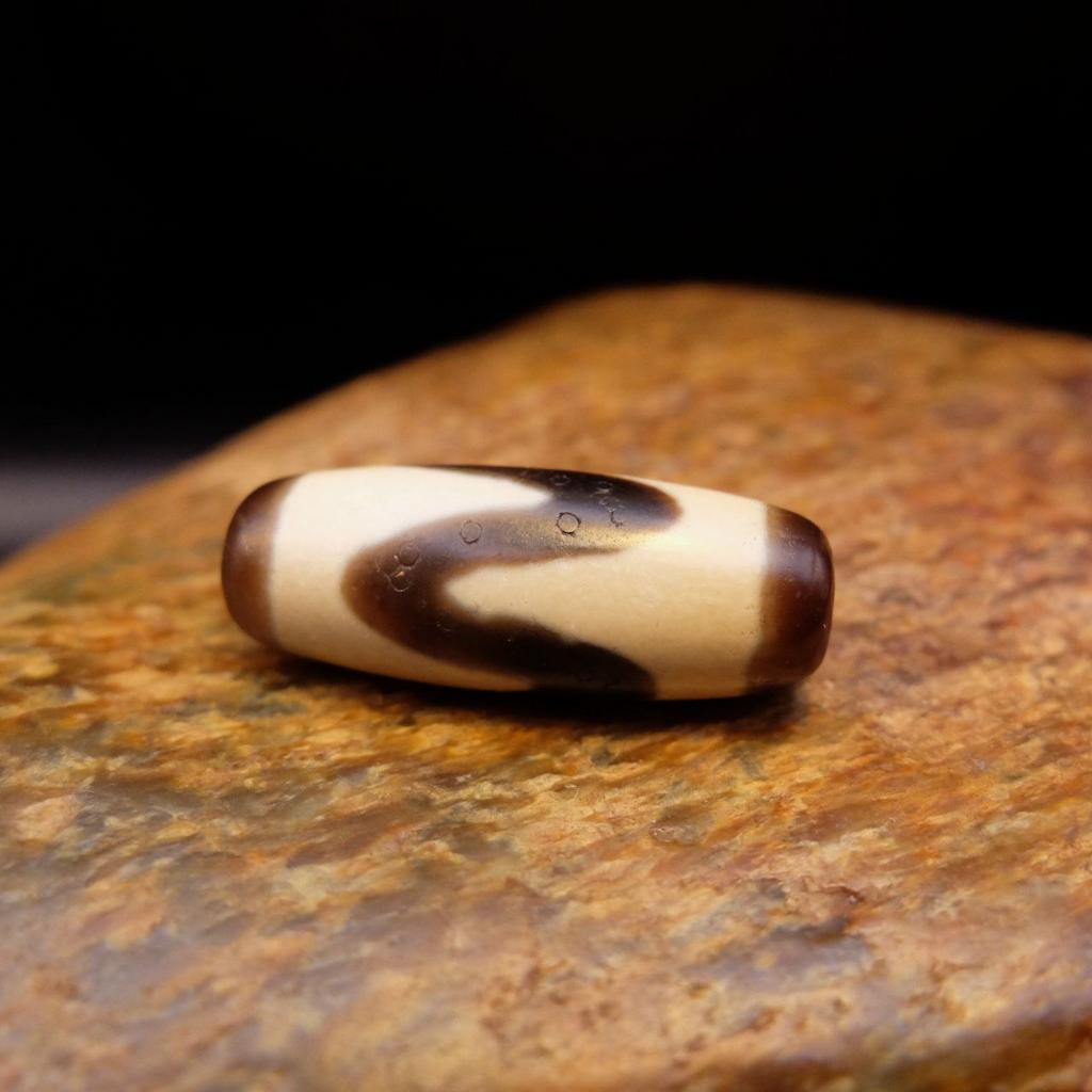 Бусина Дзи Зубы Тигра N°87