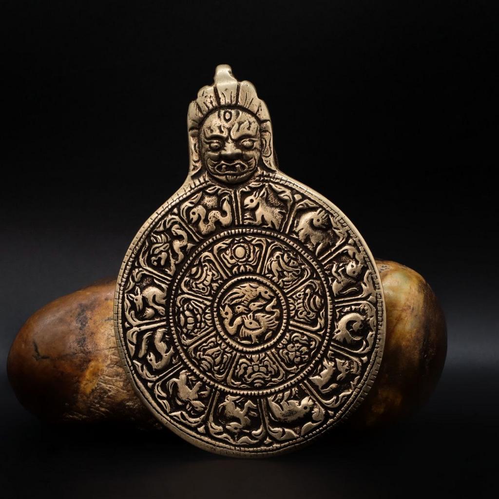 Тибетский календарь с гневным защитником