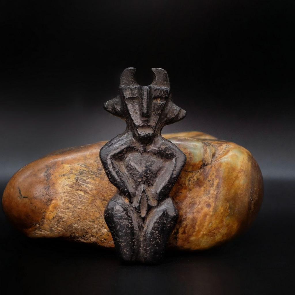 Женское солнечное божество, Хушаньская культура