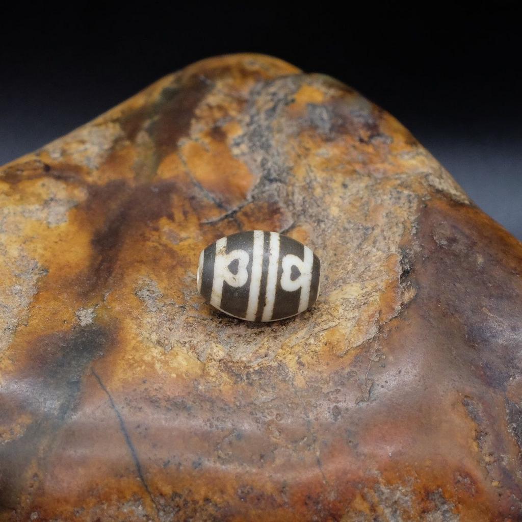 Бусина Дзи Бутоны Лотоса