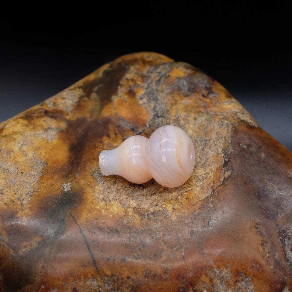 Бусина из натурального агата в виде тыковки вулу