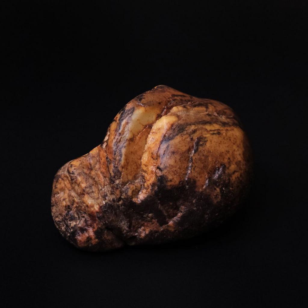 Суйсеки - камень для созерцания. Нефрит N2