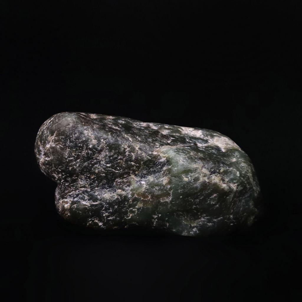 Суйсеки - камень для созерцания. Нефрит N4