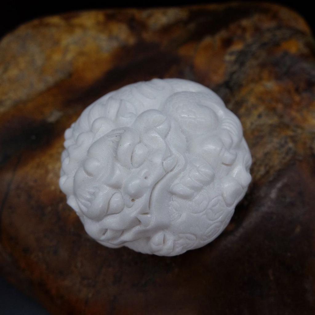 Небесный лев из рога лося