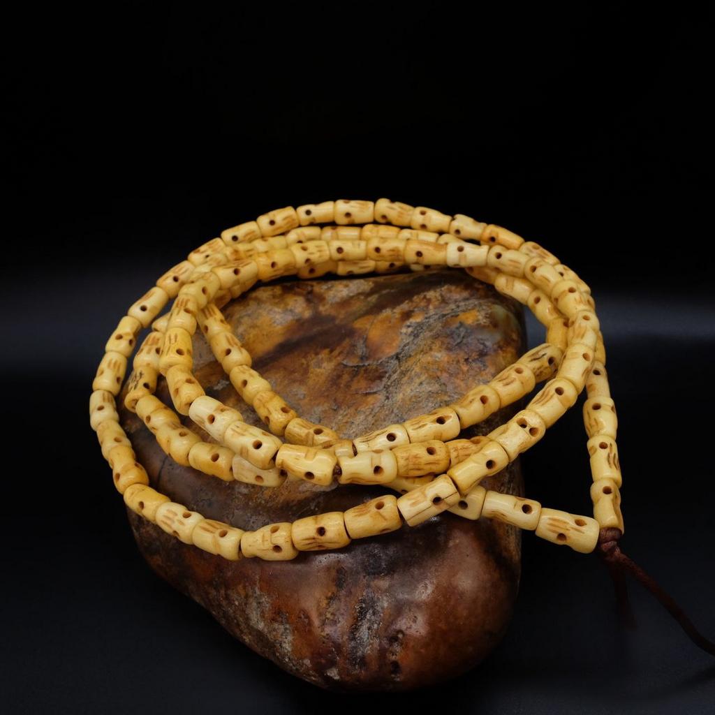 Четки из кости яка традиционные черепа, светлые