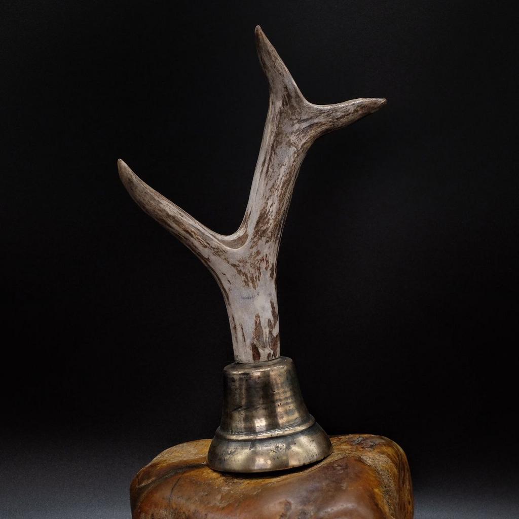 Старинный колокольчик с ручкой из рога