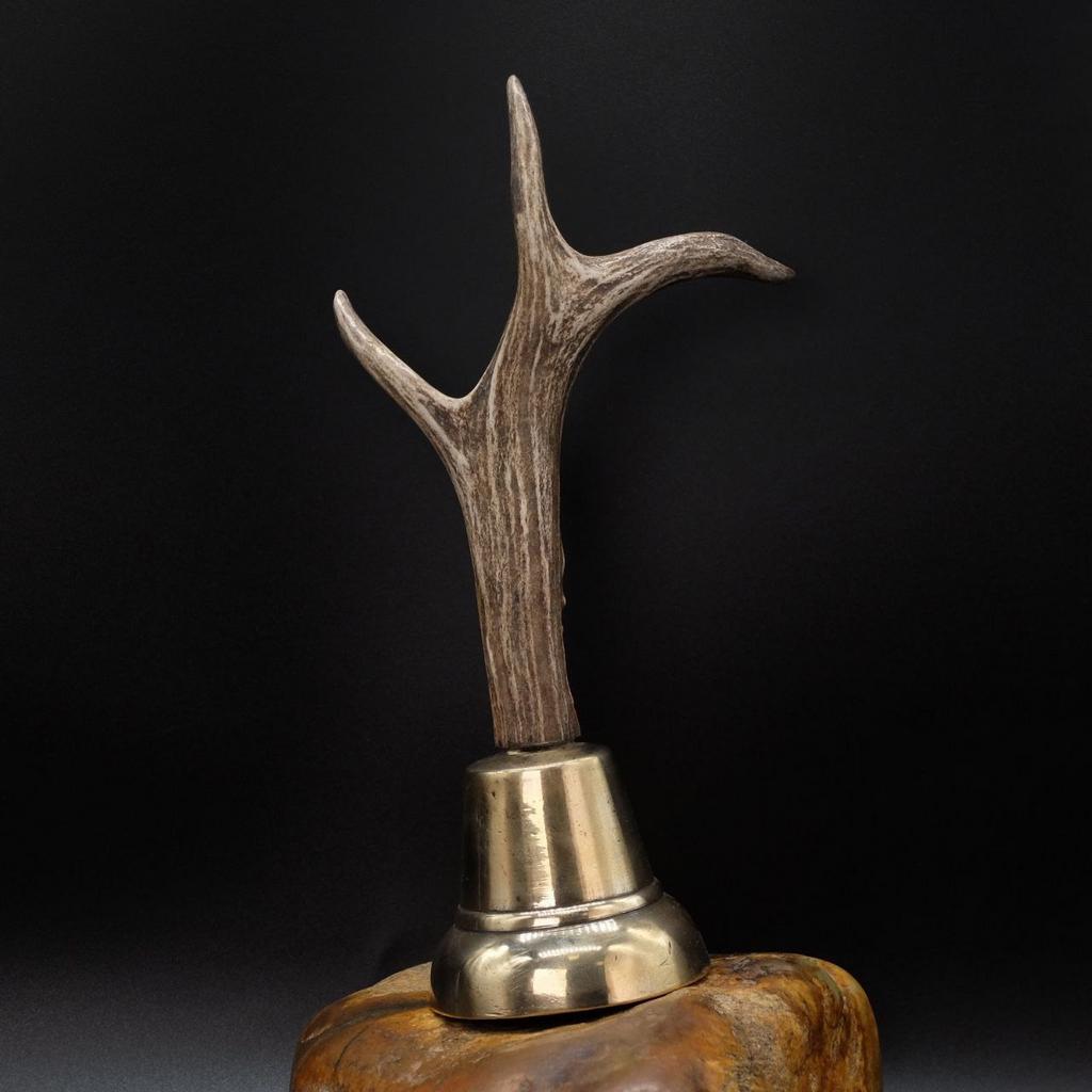 Старинный колокольчик с ручкой из рога N°3