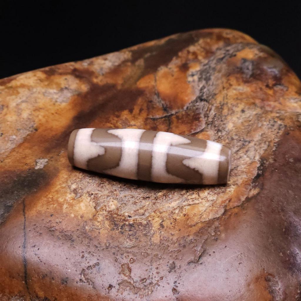 Бусина Дзи Двойные Зубы Тигра N°91