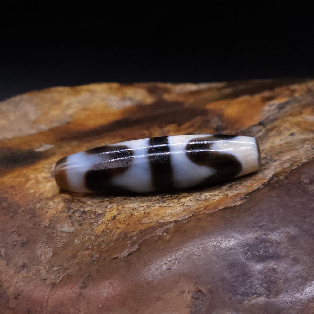 Бусина Дзи Двойные Зубы Тигра N°91