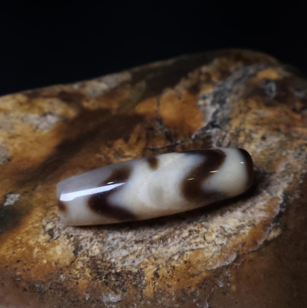 Бусина Дзи Двойные Зубы Тигра N°92