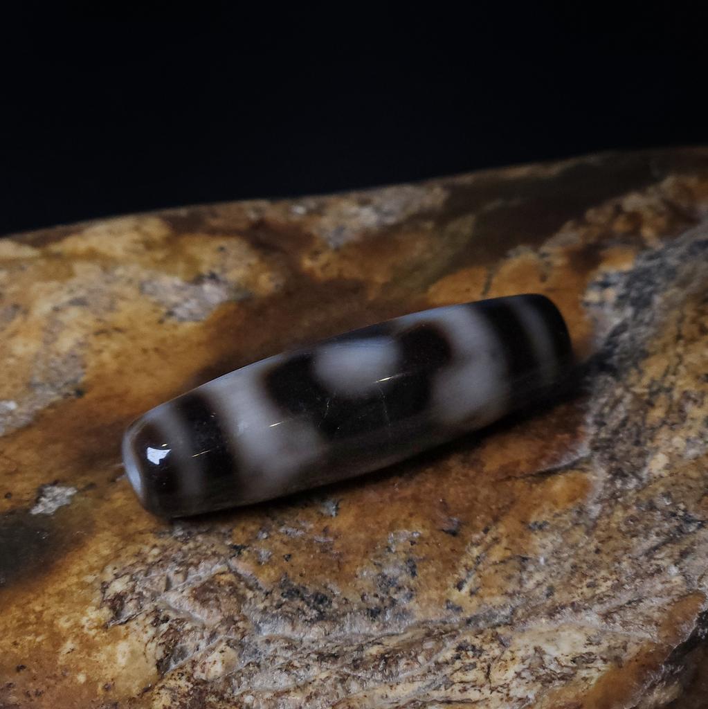 Бусина Дзи Васту N°10