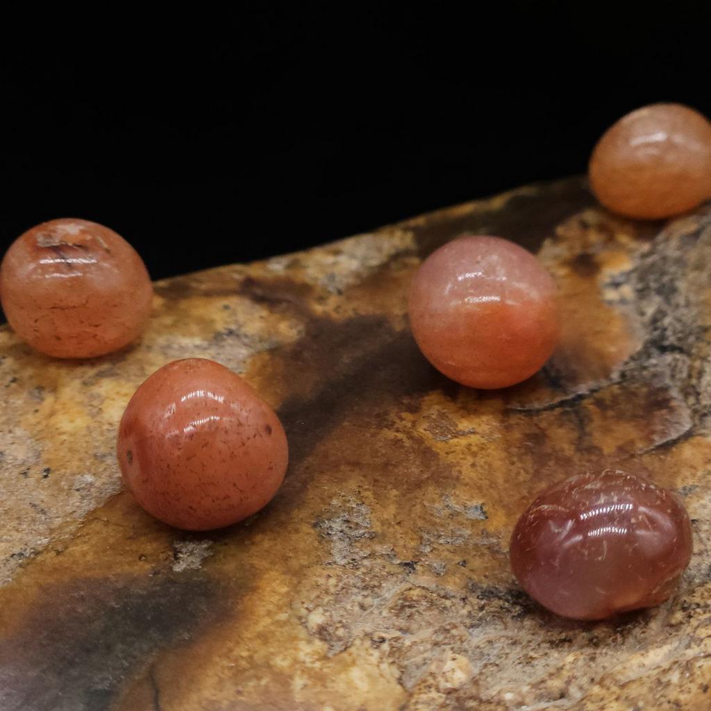 Старинная бусина из сердолика