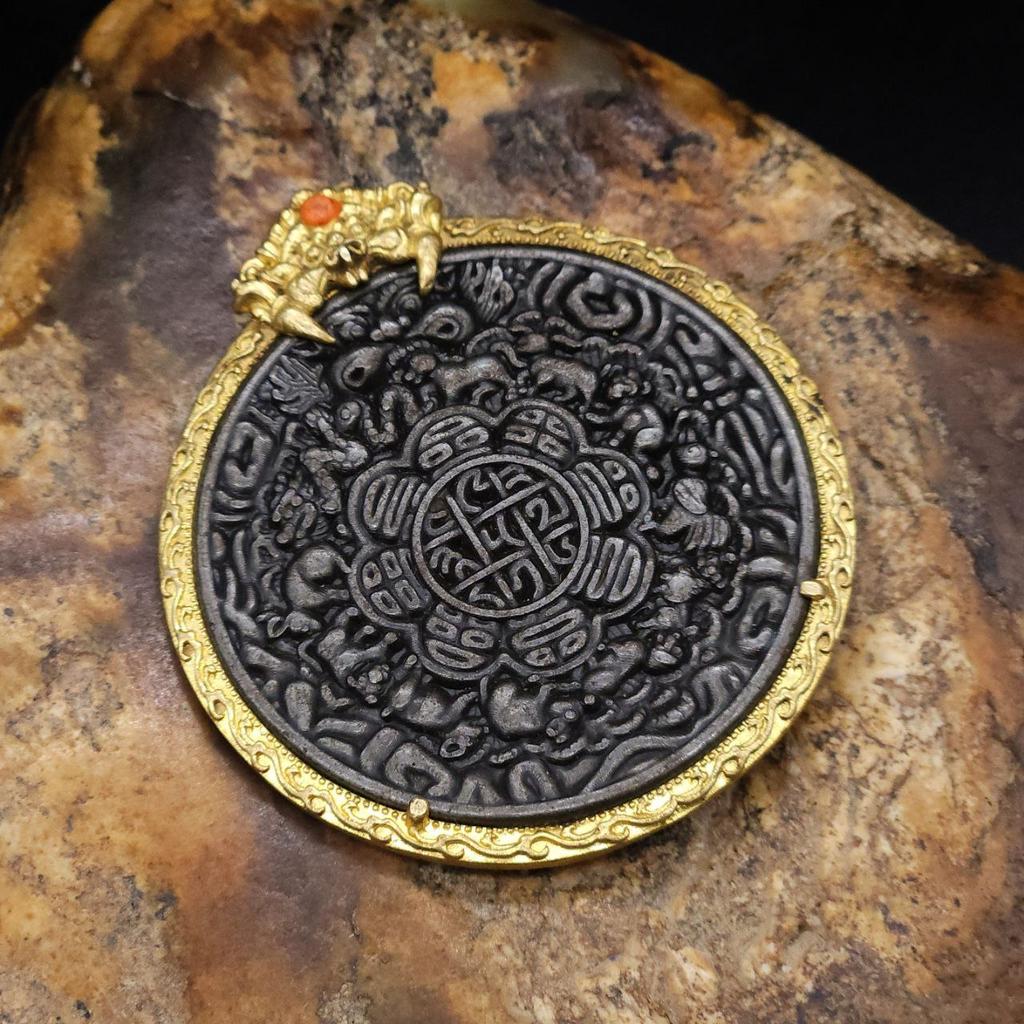 Шаманское зеркало с календарем и Чеппу