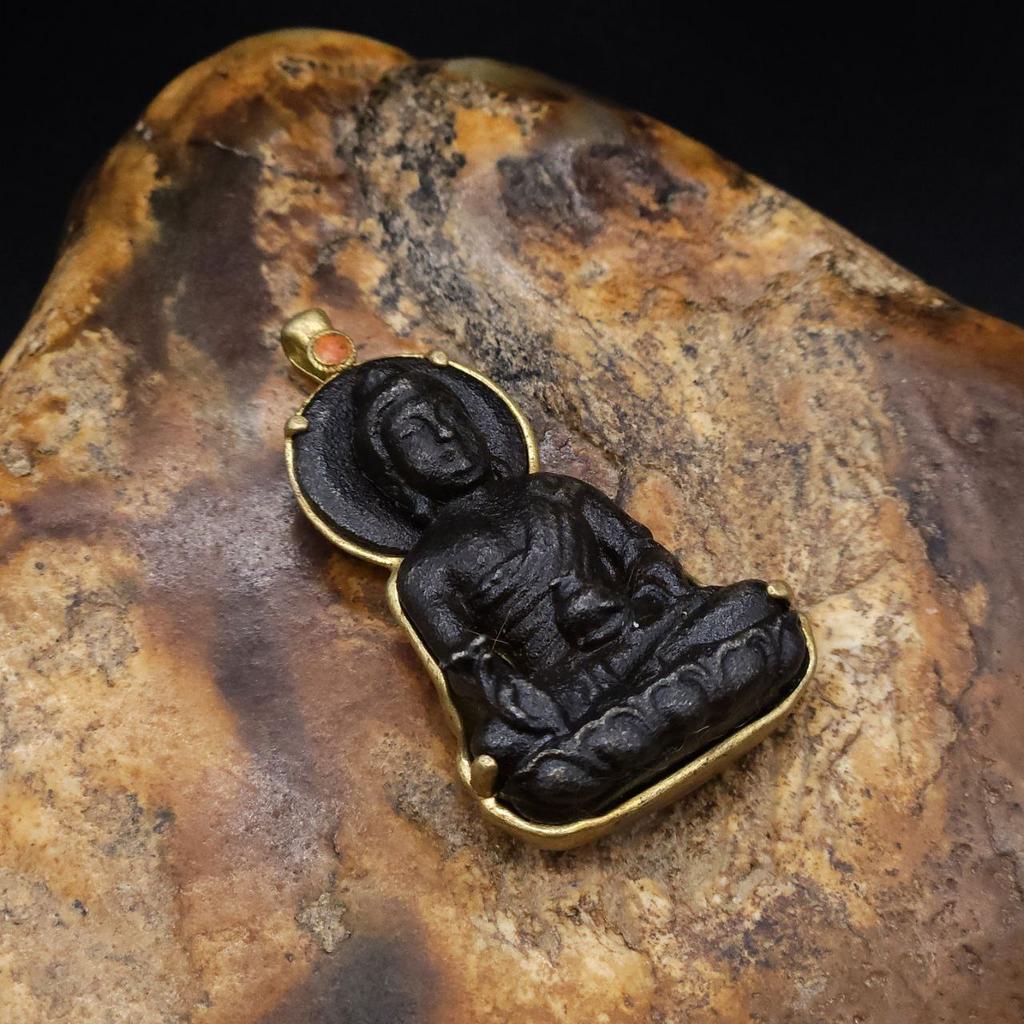 Подвеска Будда с лотосом