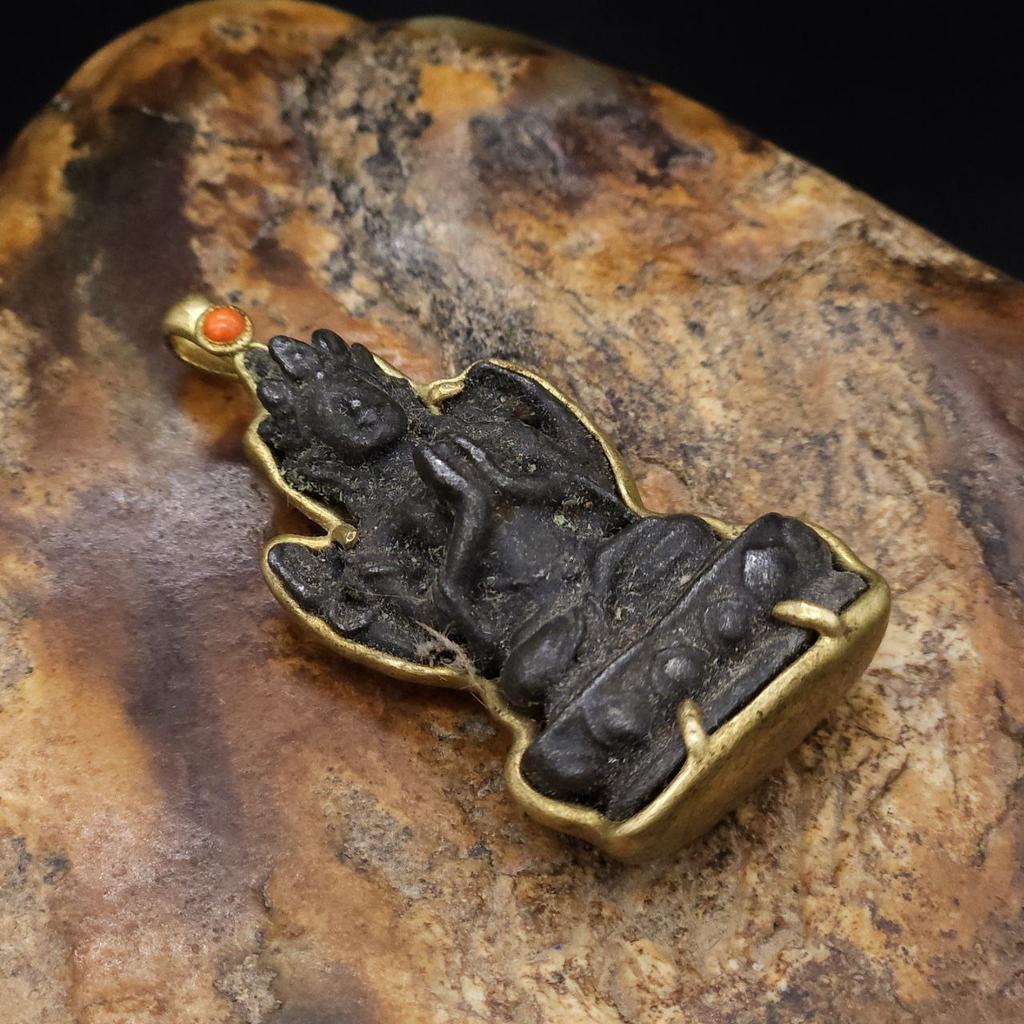 Подвеска четырехрукий Авалокитешвара