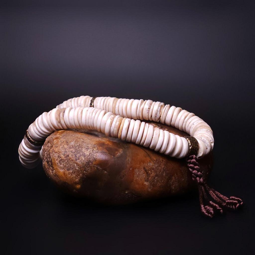 Костяные чётки из черепа медведя