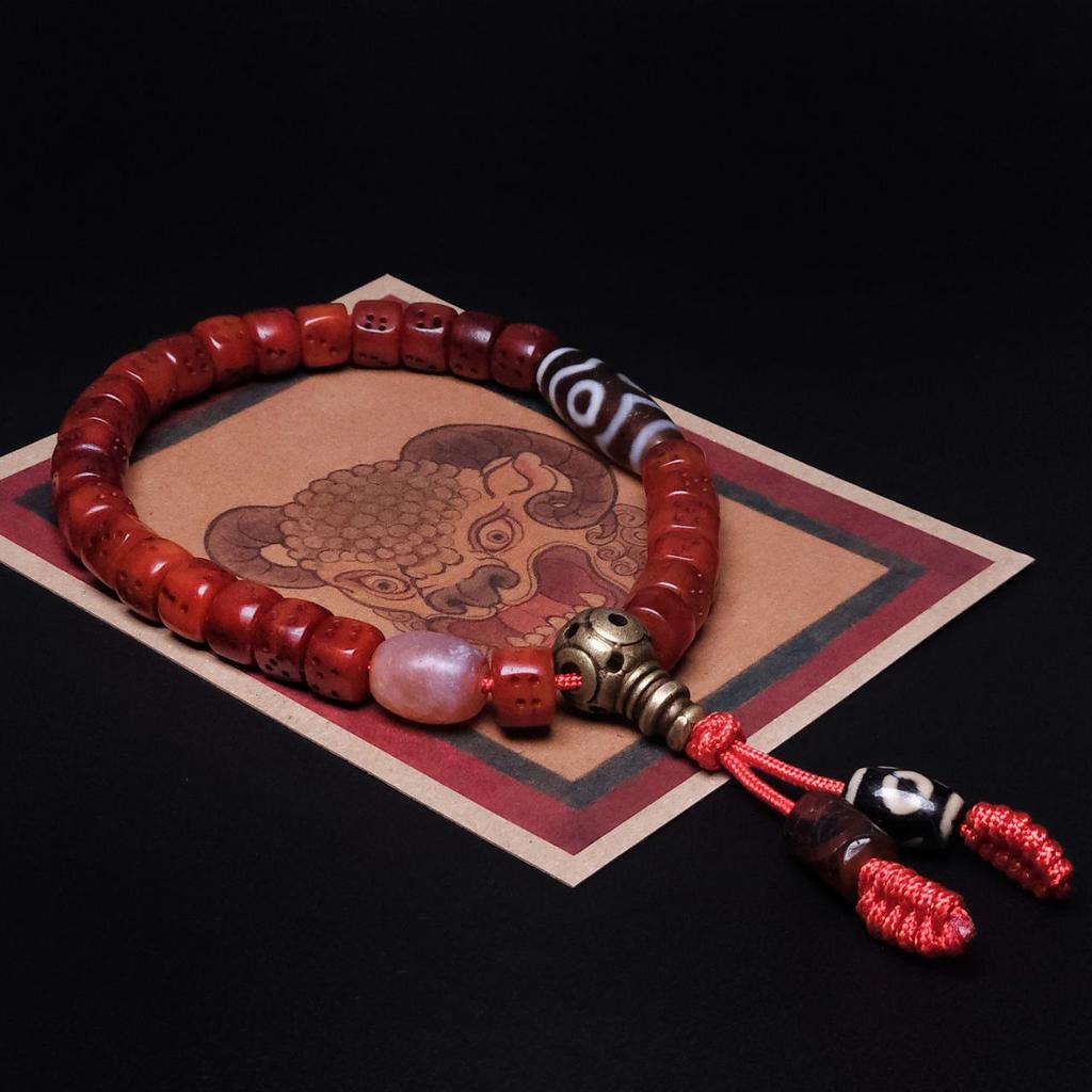 Чётки 27 игральных кубиков и дзи 3 глаза