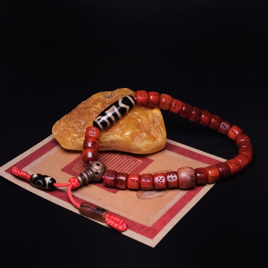 Чётки 27 игральных кубиков и дзи 4 благодати