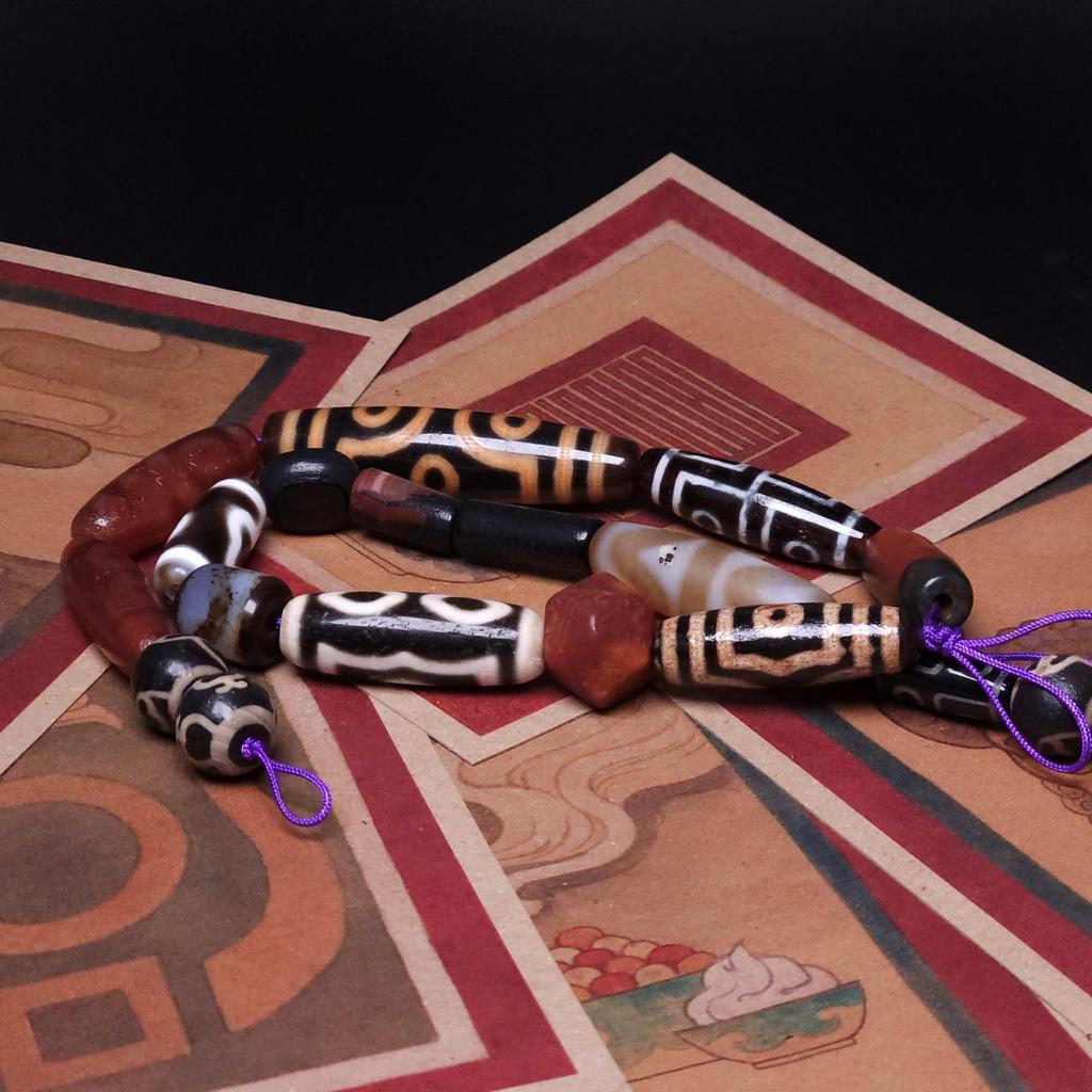 Набор бусин дзи (18 штук) N°2