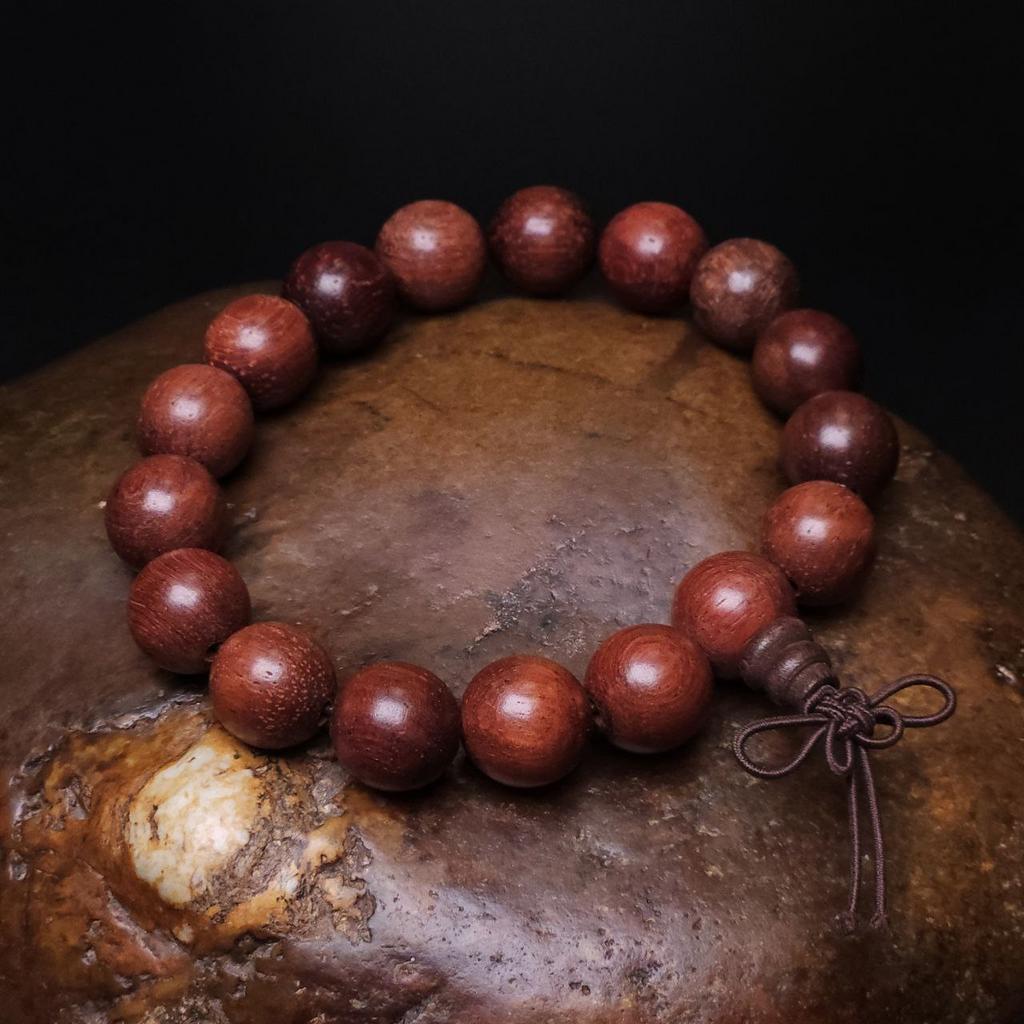 Браслет из дерева груши, 12 мм