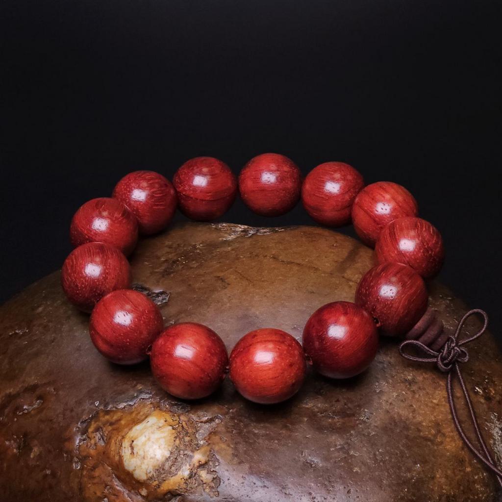 Браслет из дерева груши, 18 мм