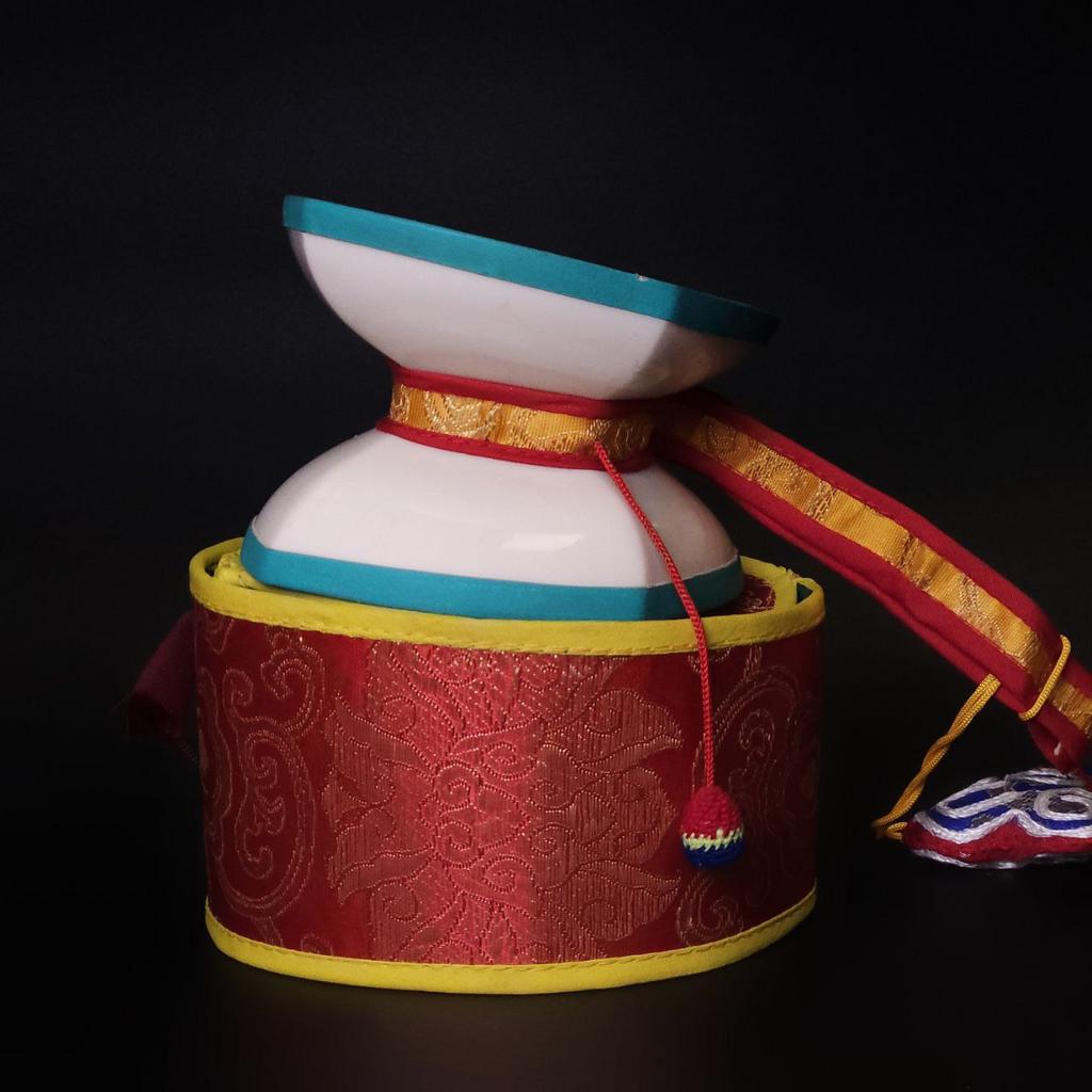 Ритуальный барабан Дамару белый