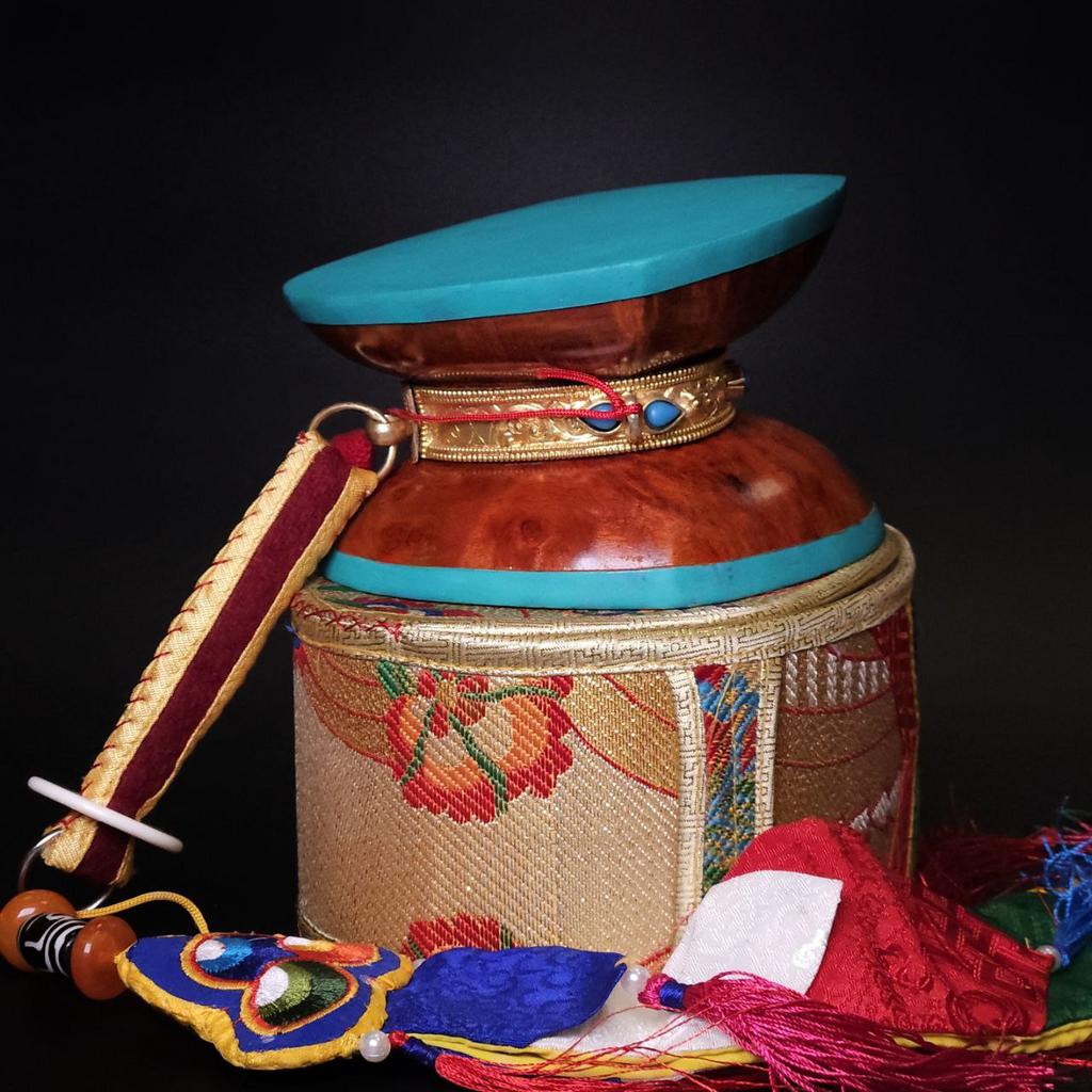 Ритуальный барабан Дамару с инкрустацией