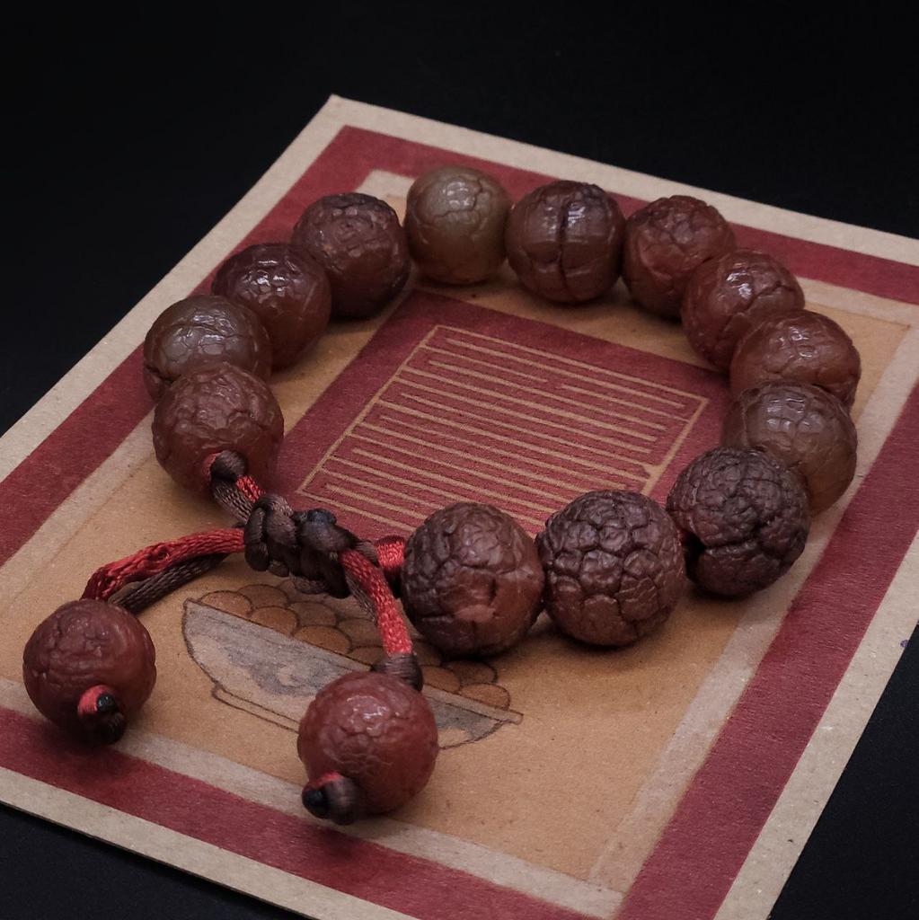 Браслет из старого агата с кракелюром