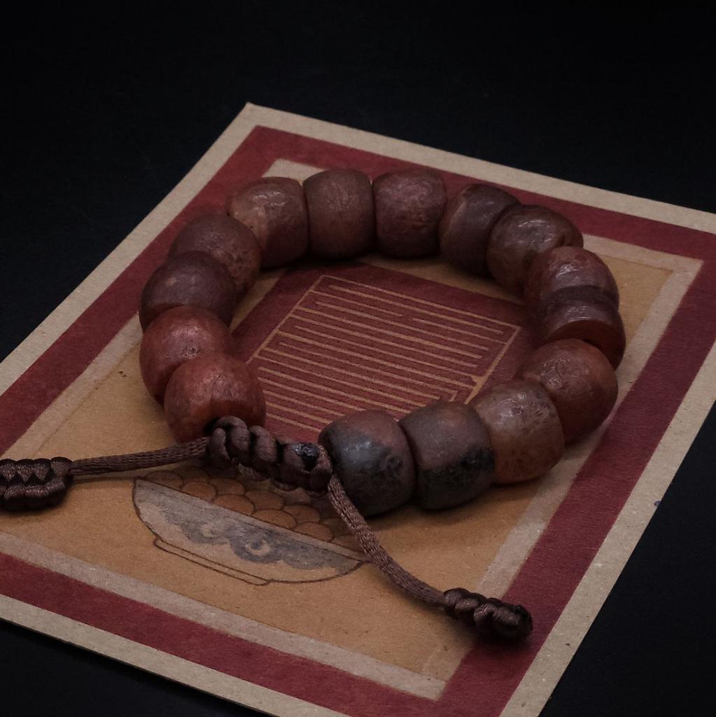 Браслет из старого красного агата "бочонки"