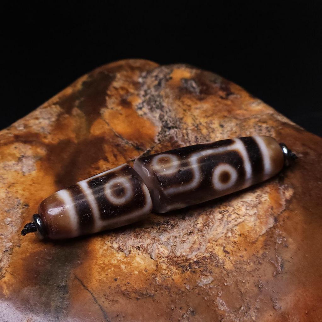 Сломанная Бусина Дзи 9 глаз