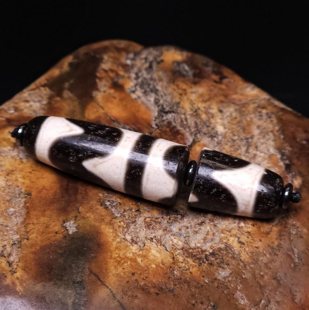 Сломанная Бусина Дзи Двойные Зубы Тигра