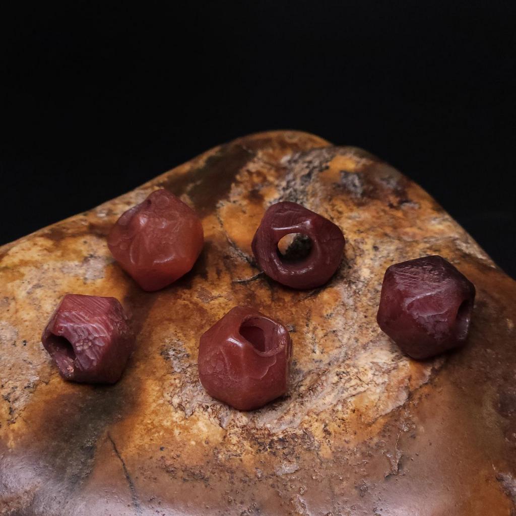 Бусина "Старый агат" граненая 16 углов тёмная