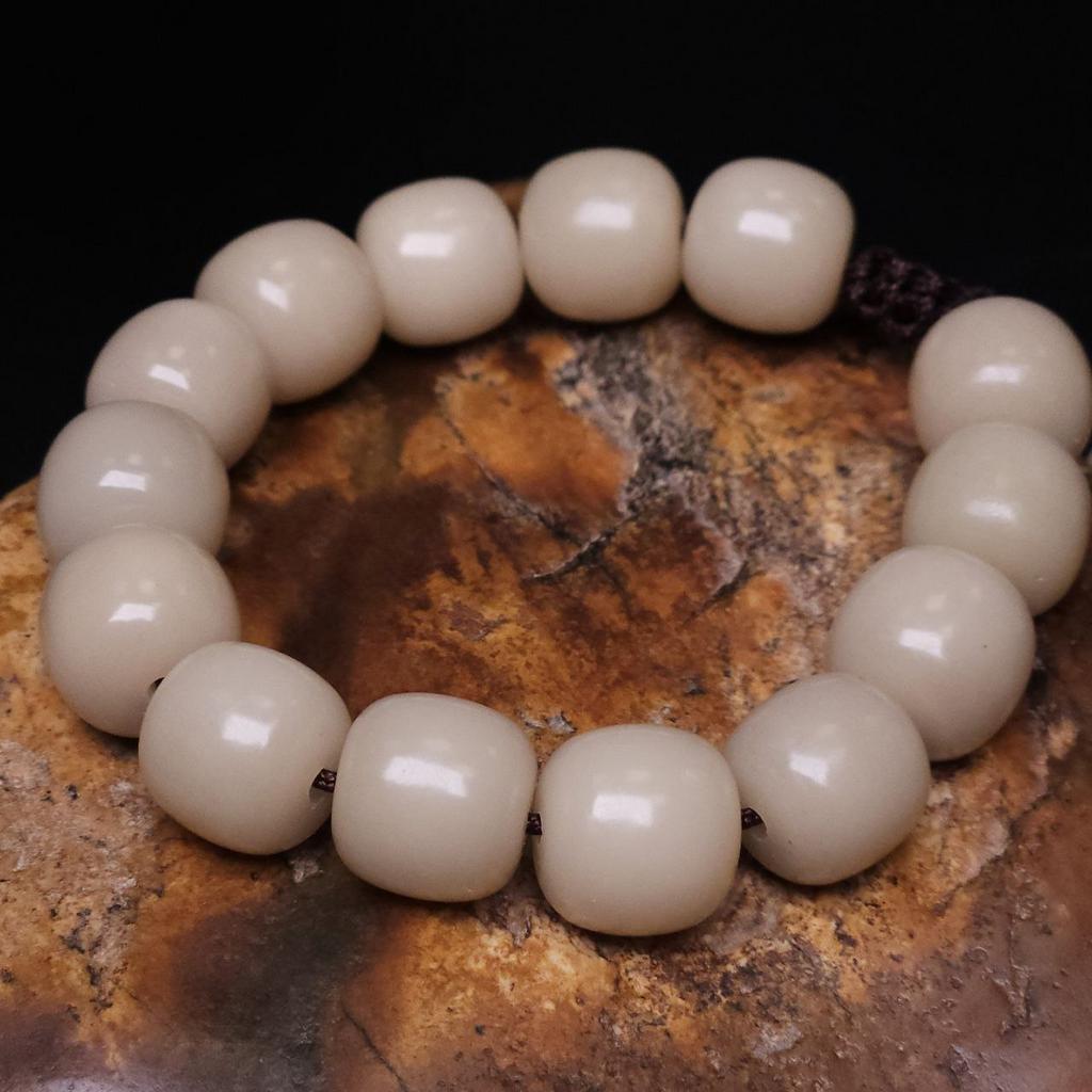 Браслет из крупного растительного нефрита N°2