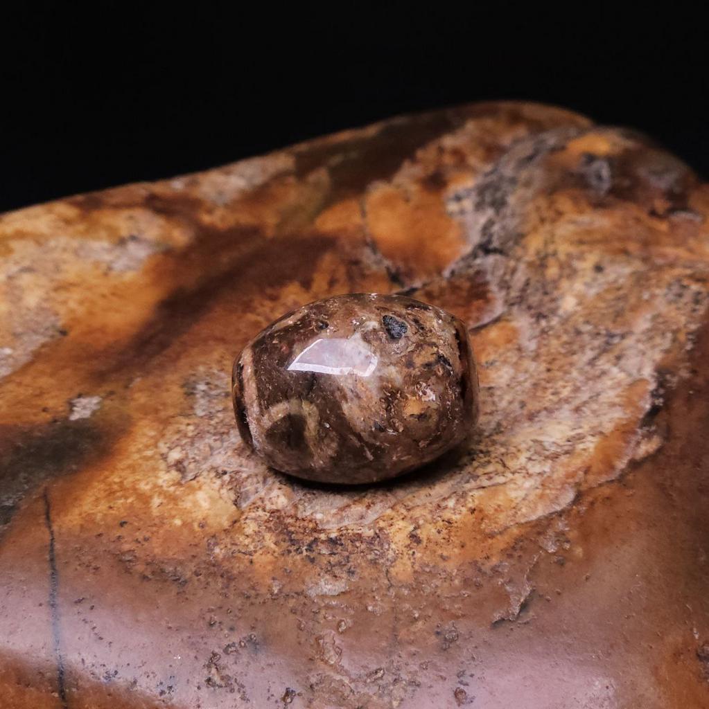 Бусина дзи бутоны лотоса и звёзды N°2