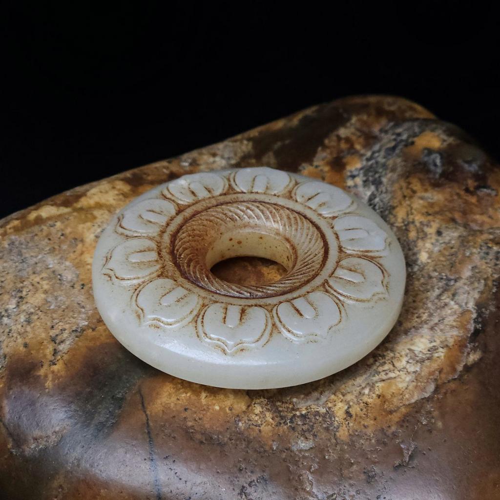 Диск би из нефрита лотосовый