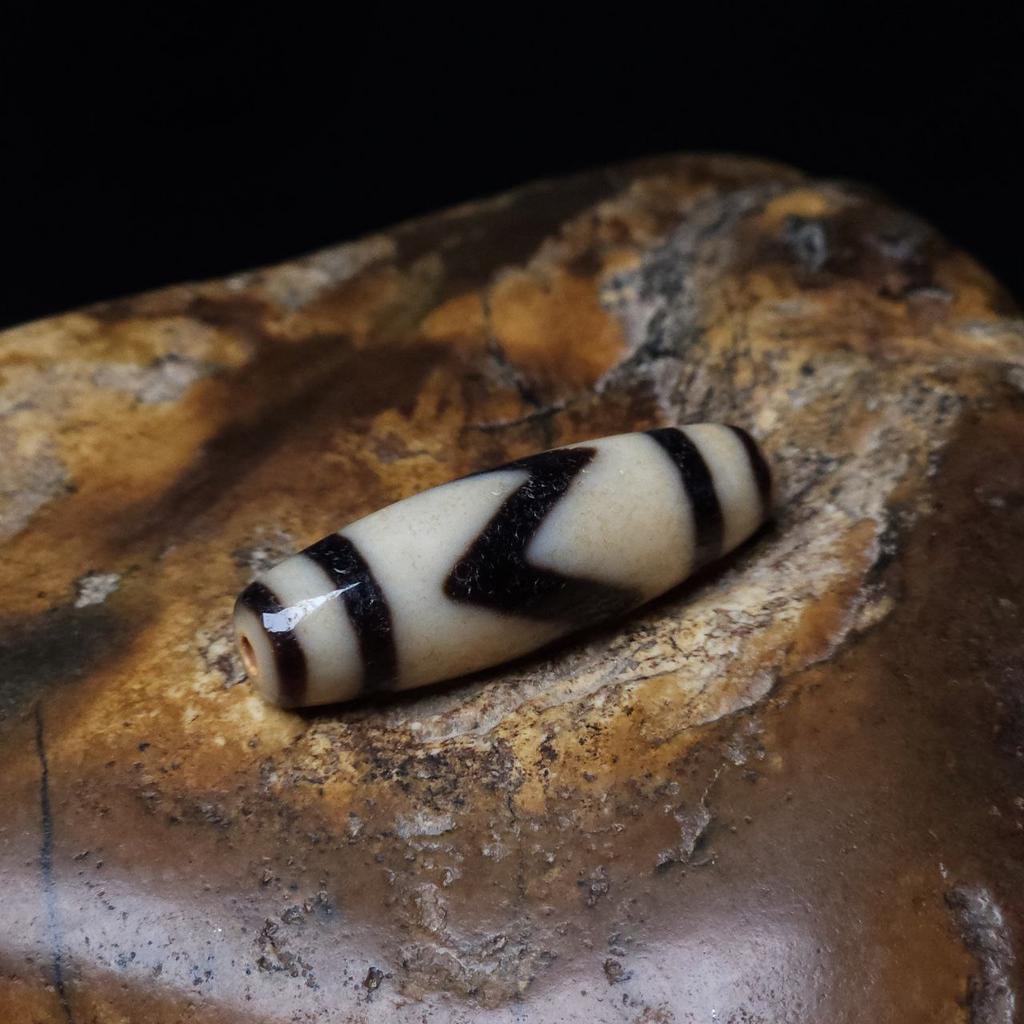 Бусина Дзи Зубы Тигра N°103