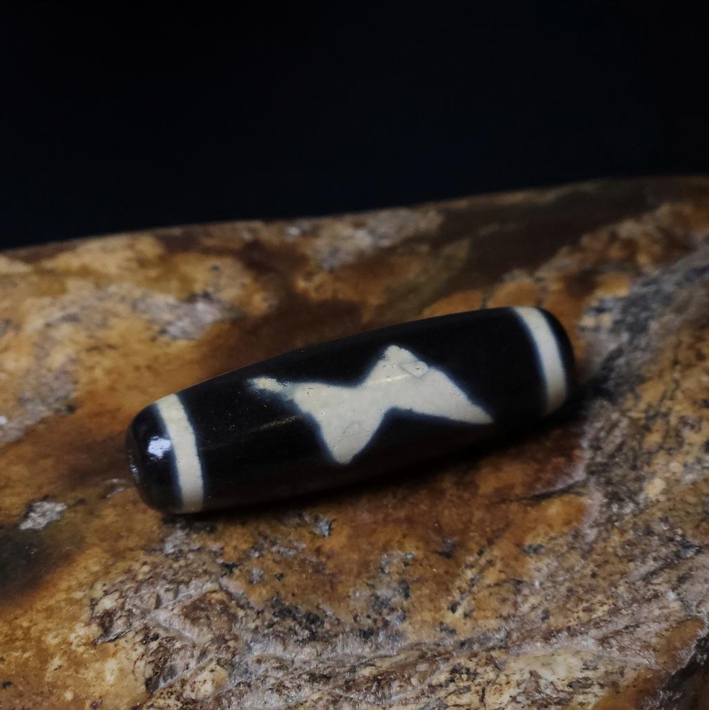 Бусина Дзи Гаруда и молния N°57