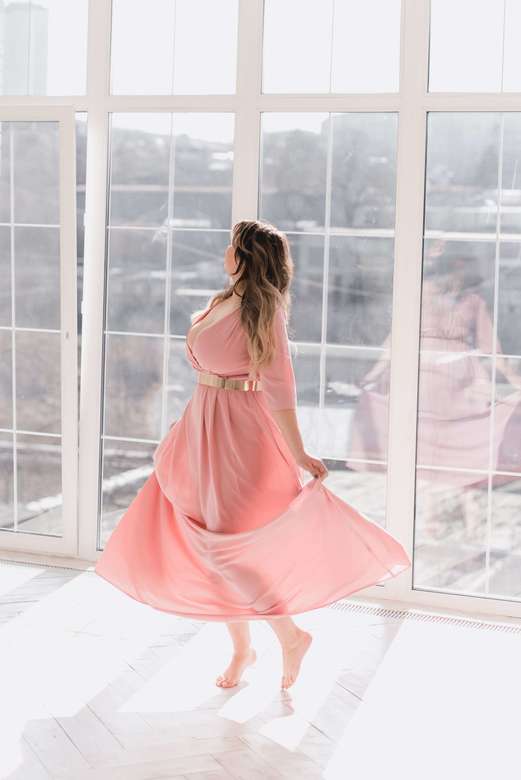 Нежно розовое платье