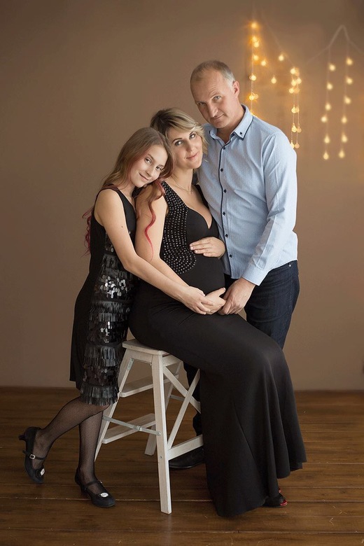 Черное платье со стразами