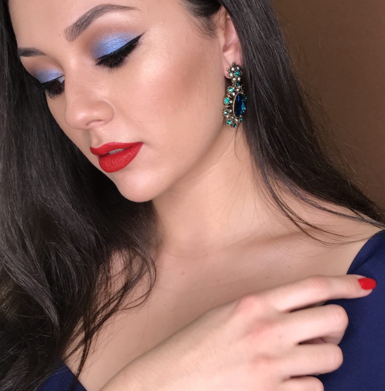 Серьги с изумрудными камнями