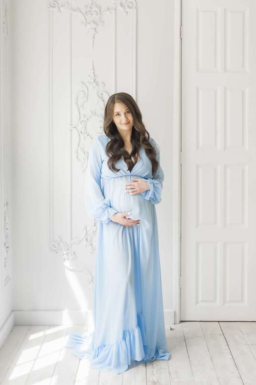 Голубое платье "в ожидании"