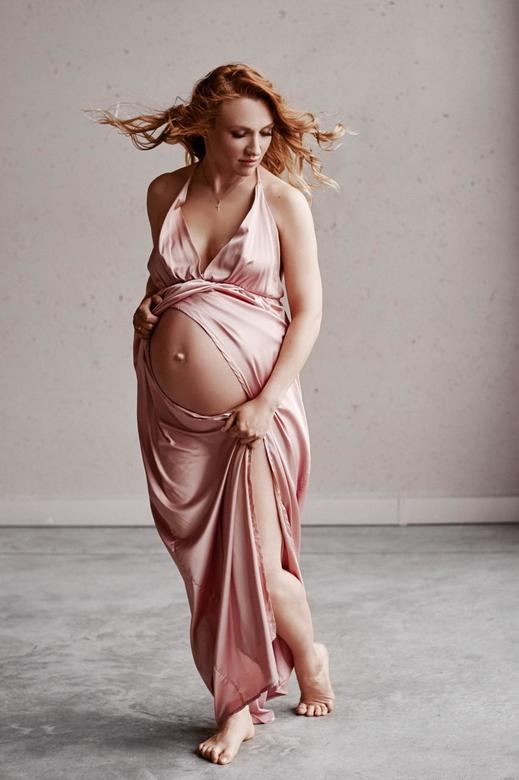 Пудровое шелковое платье